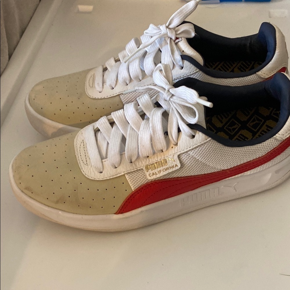 Puma Men's White and Red Sneakers